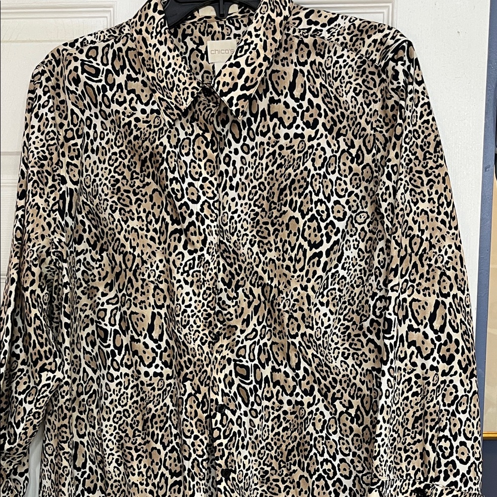 Cute Chico animal print long sleeve blouse.